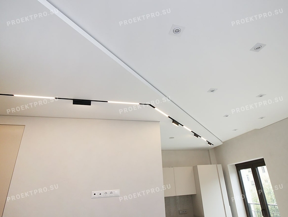 Два уровня натяжного потолка с теневым примыканием