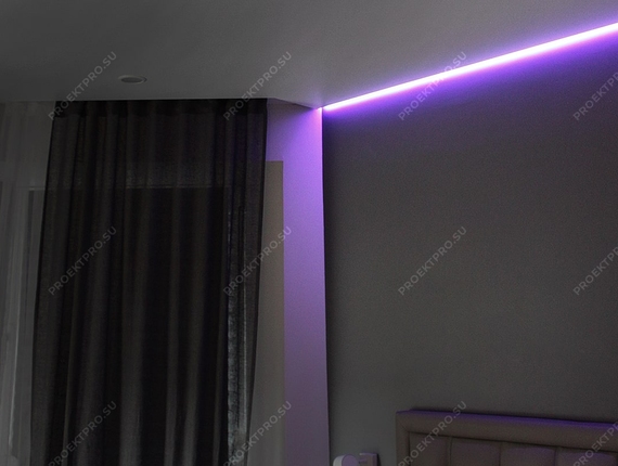Установка парящего потолка с подсветкой на окрашеной стене